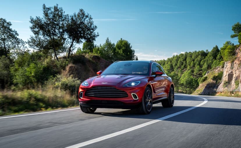 Aston Martin DBX - 1