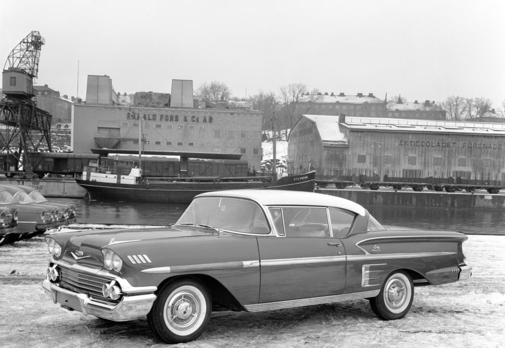 CHEVROLET Impala Coupe