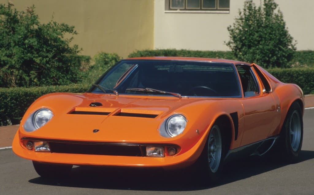 LAMBORGHINI Miura