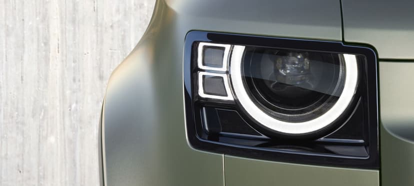 Land Rover Defender - 1