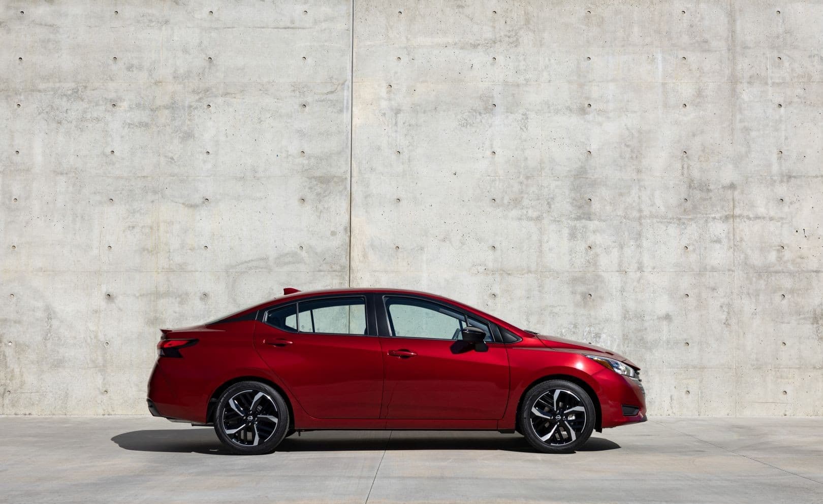 NISSAN Tiida / Versa Sedan