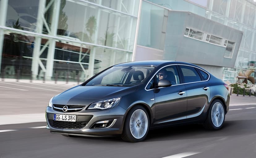 Opel OPEL Astra Sedan - 1