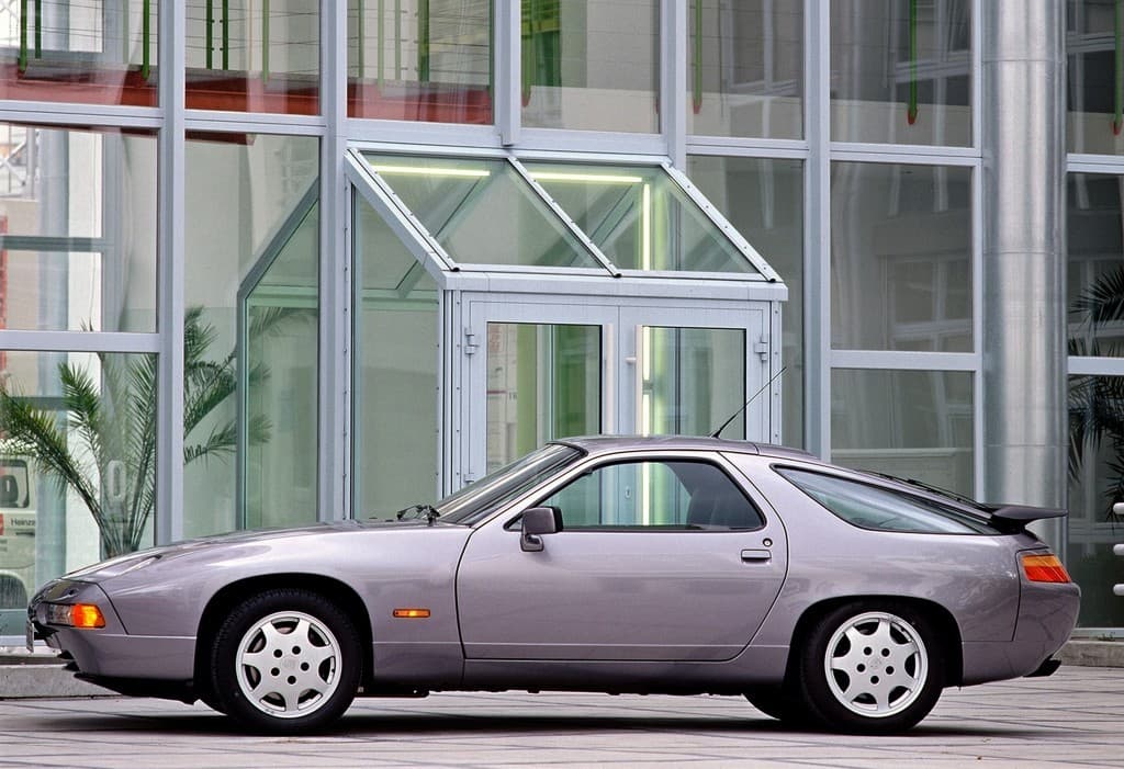 PORSCHE 928 S
