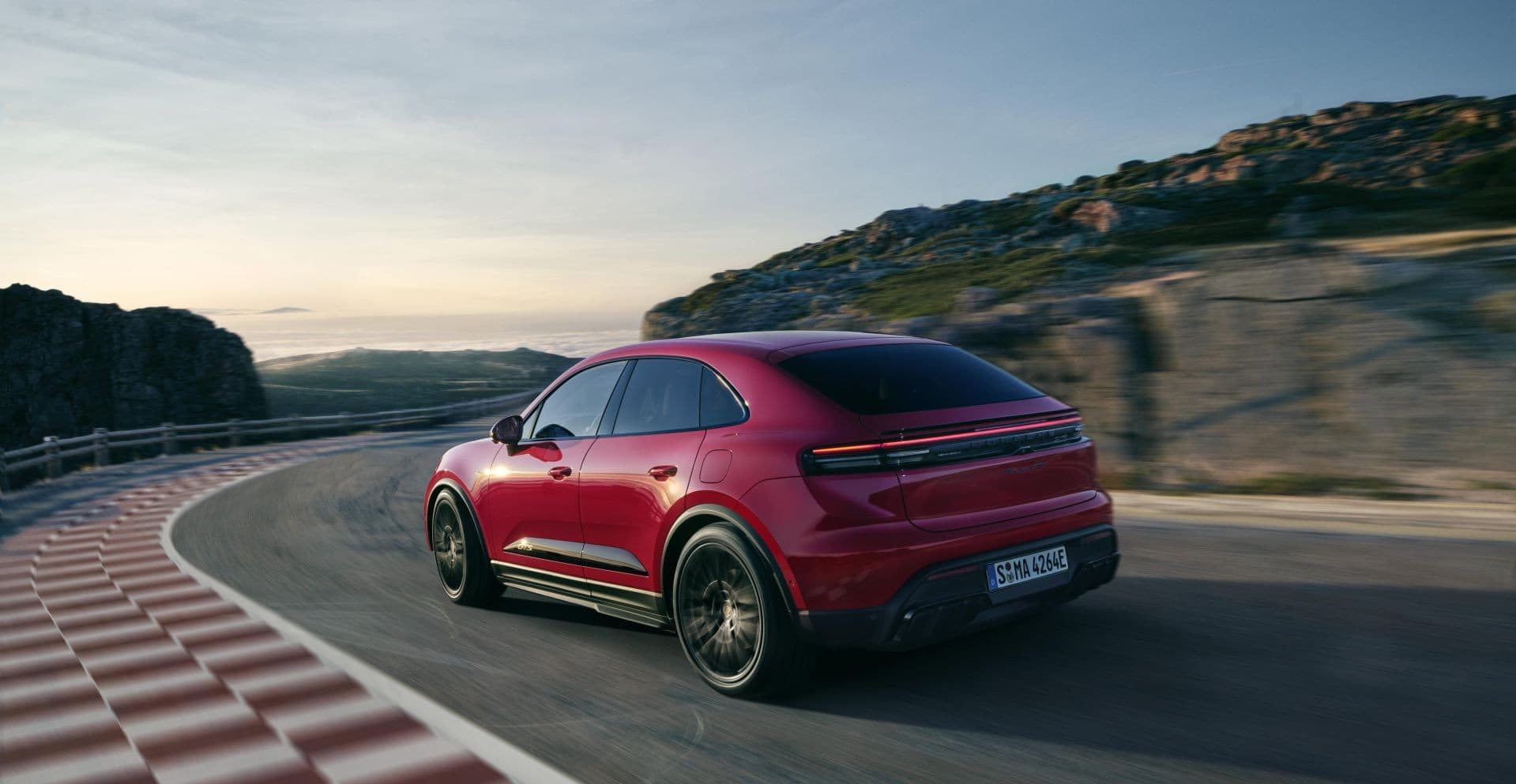PORSCHE Macan GTS