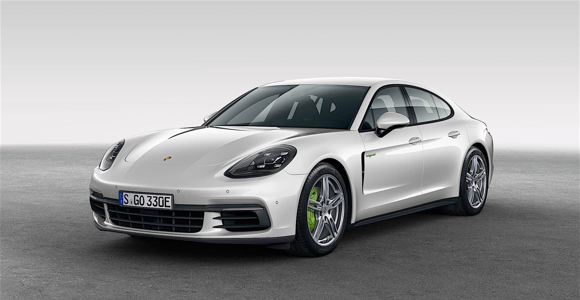 PORSCHE Panamera 4 E-Hybrid