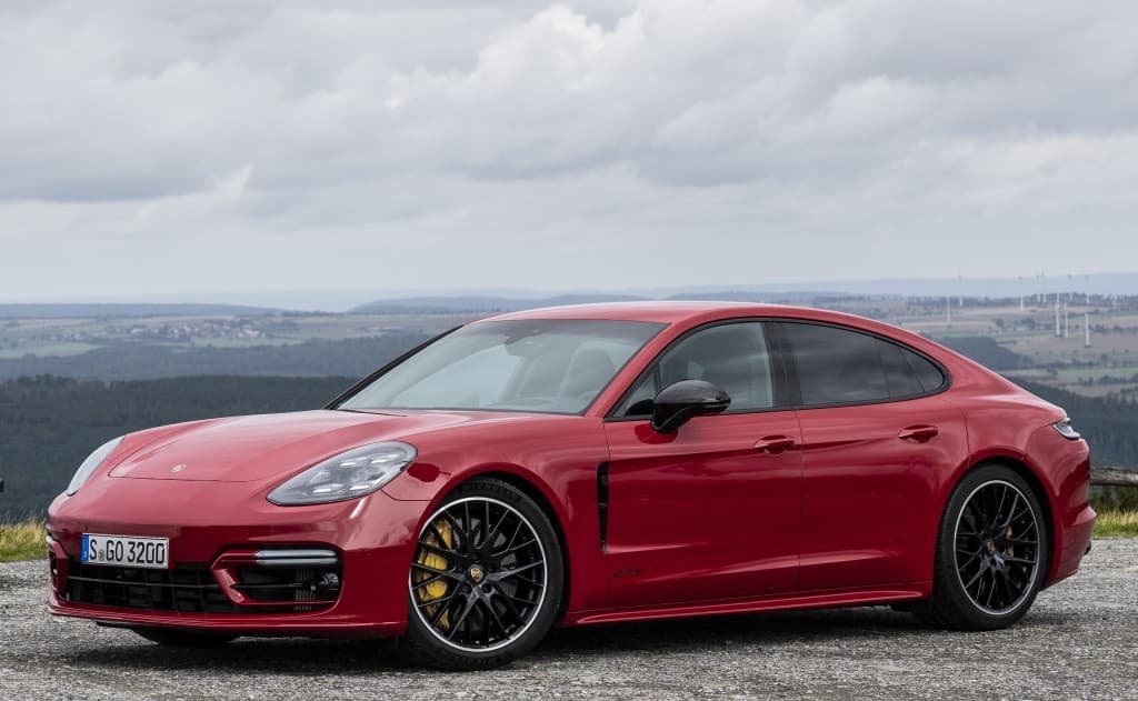 PORSCHE Panamera GTS