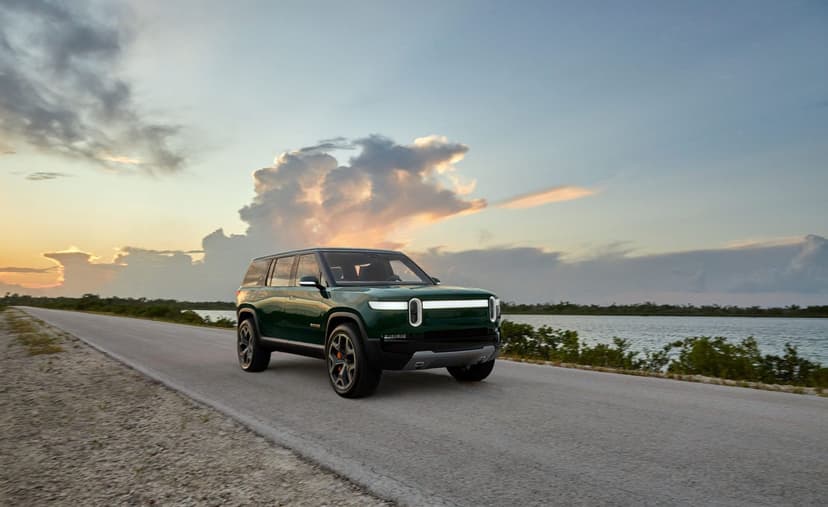 Rivian R1S - 1