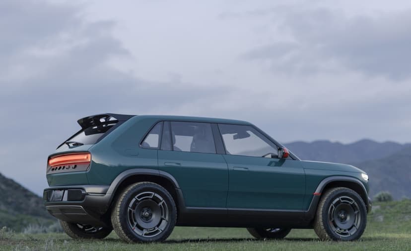 Rivian RIVIAN R3X - 1