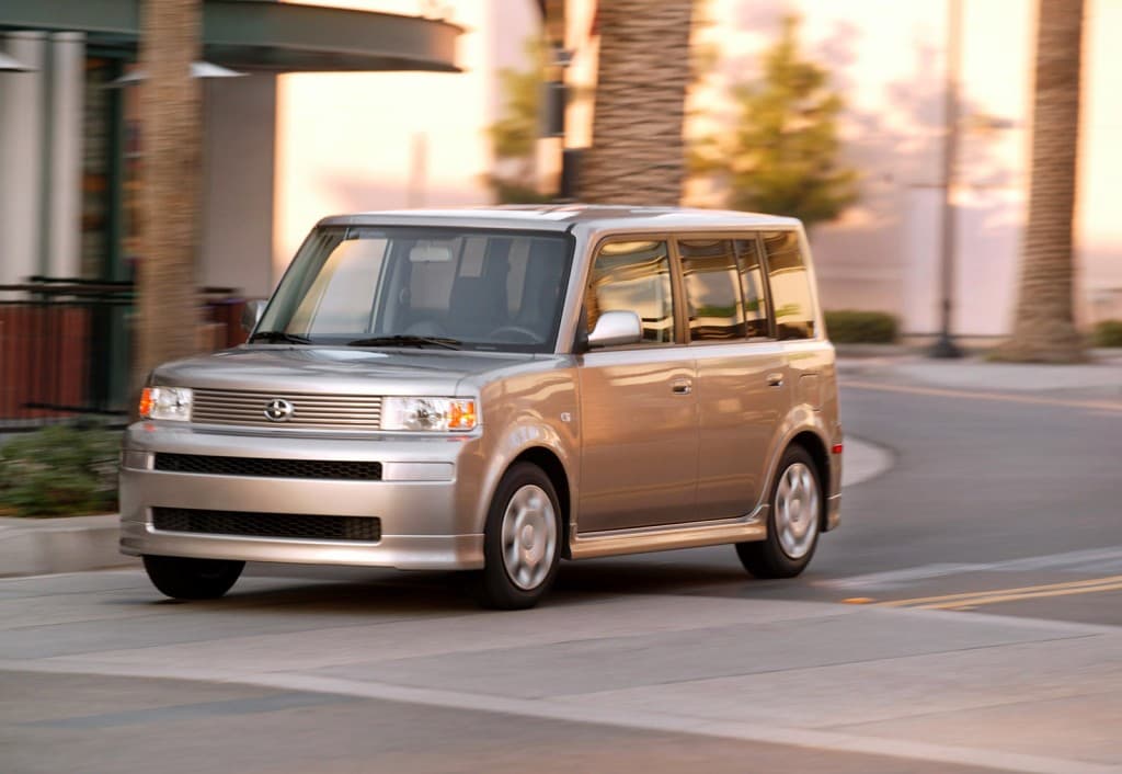 SCION xB