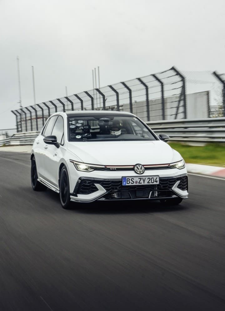 Volkswagen Golf GTI - 1