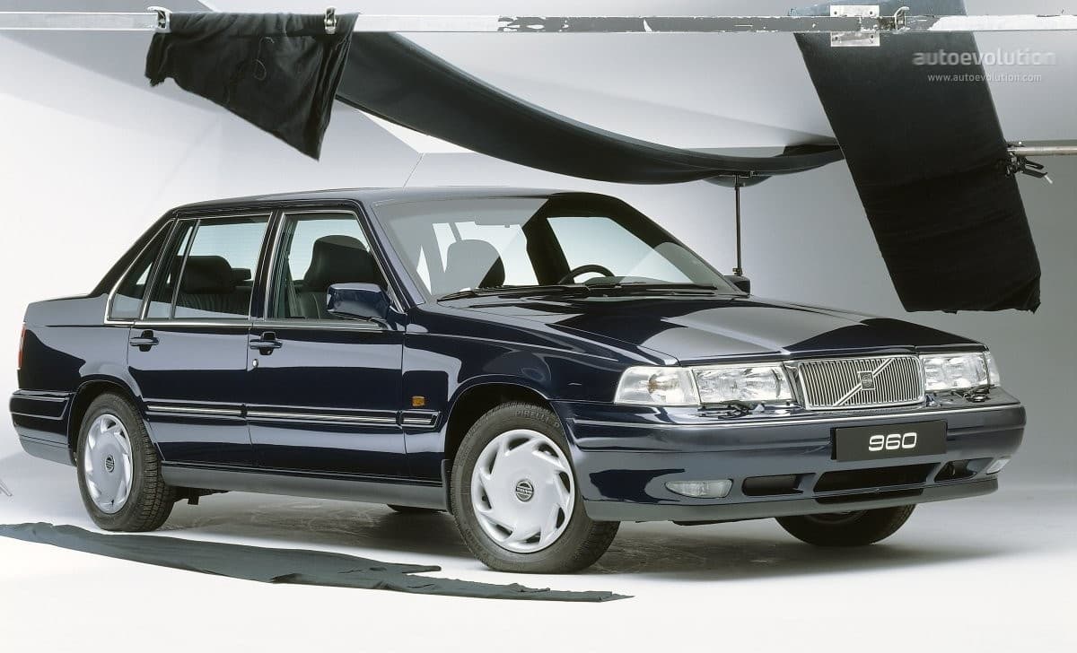 VOLVO 960