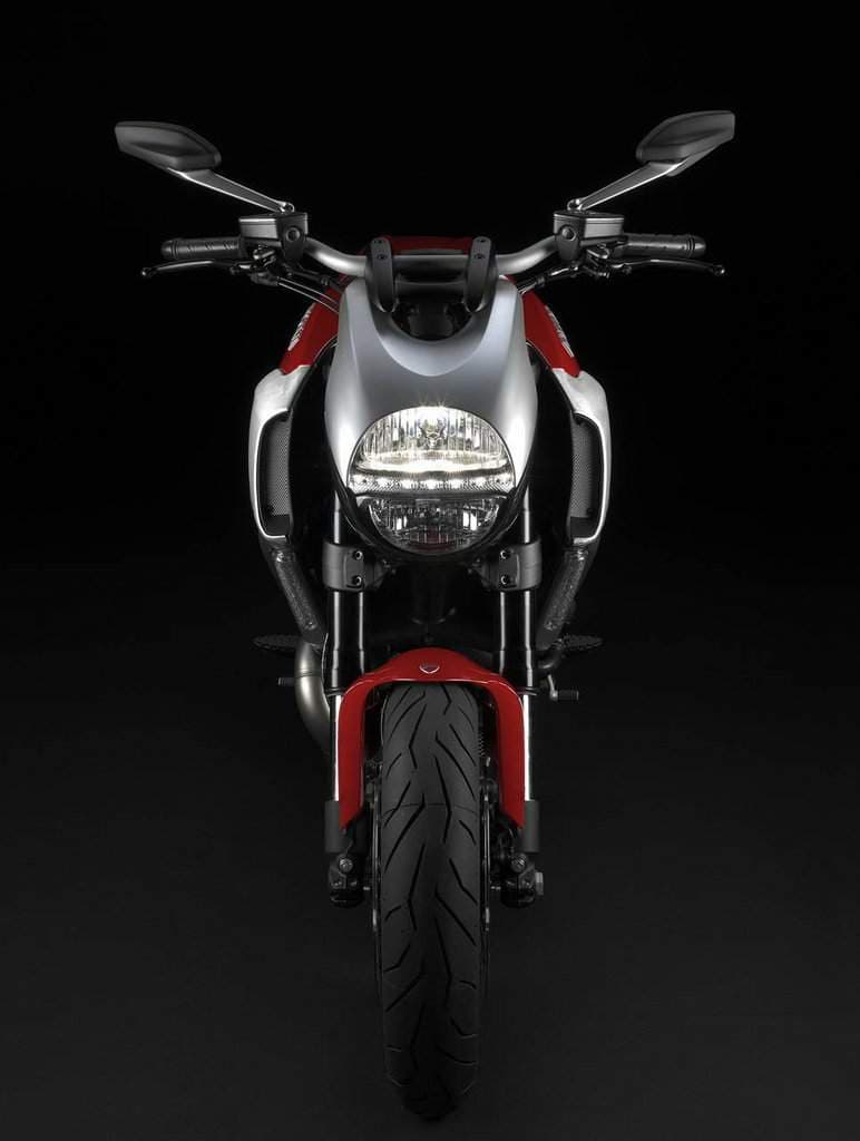 DUCATI Diavel