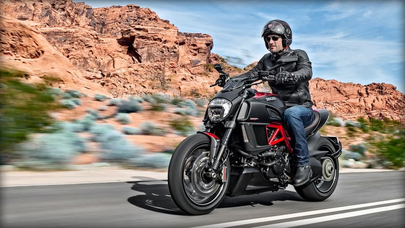 Ducati DUCATI Diavel - 1
