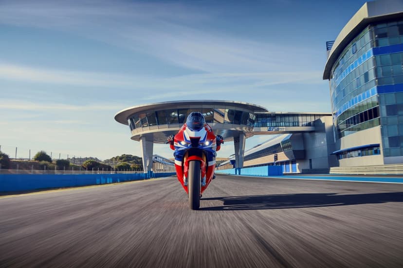 Honda CRB1000RR - 1