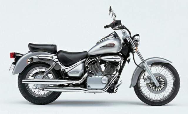 Suzuki VL 125 Intruder - 1