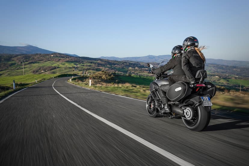 Ducati DUCATI Diavel - 1