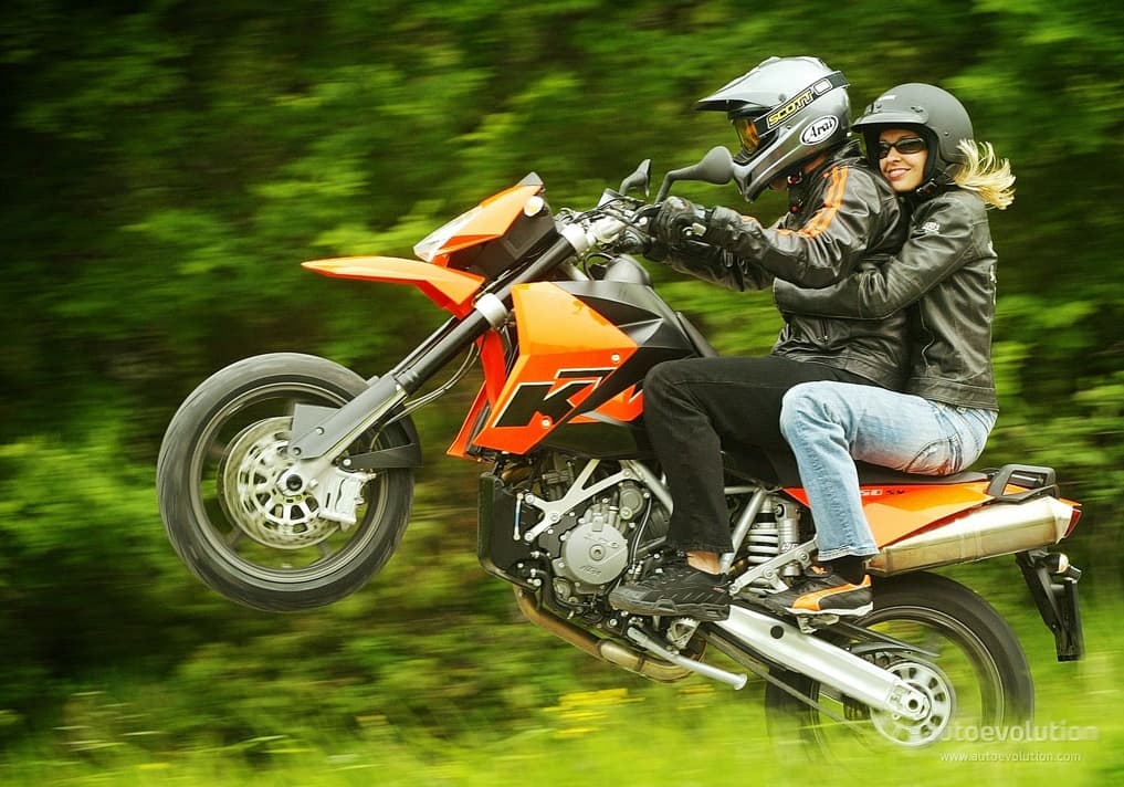 KTM 950