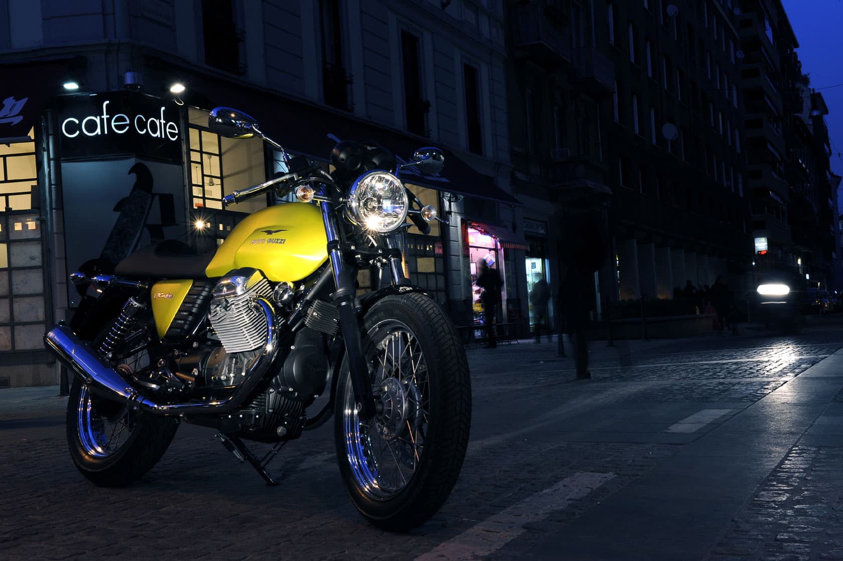 MOTO GUZZI V7