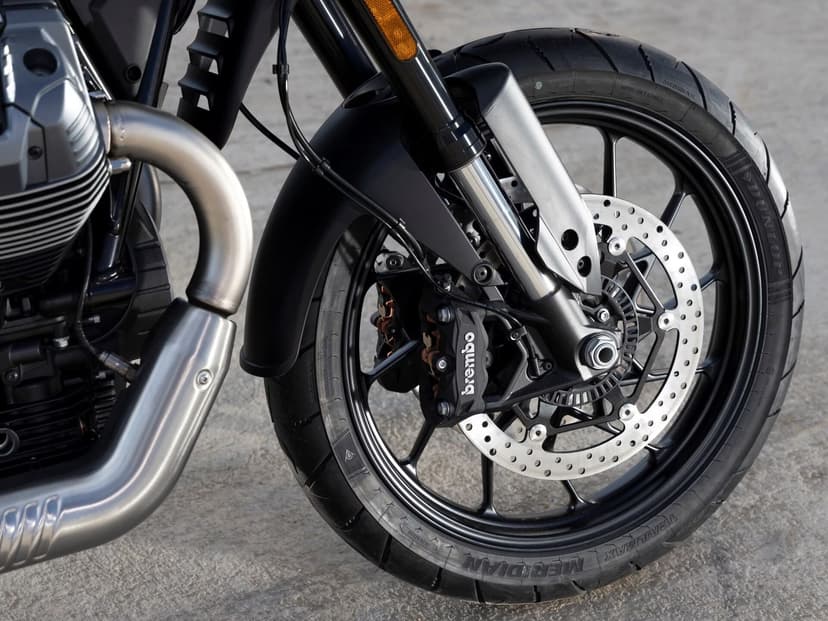 Moto guzzi MOTO GUZZI V85 - 1