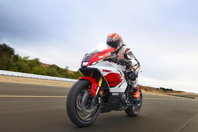 Yamaha R - 1