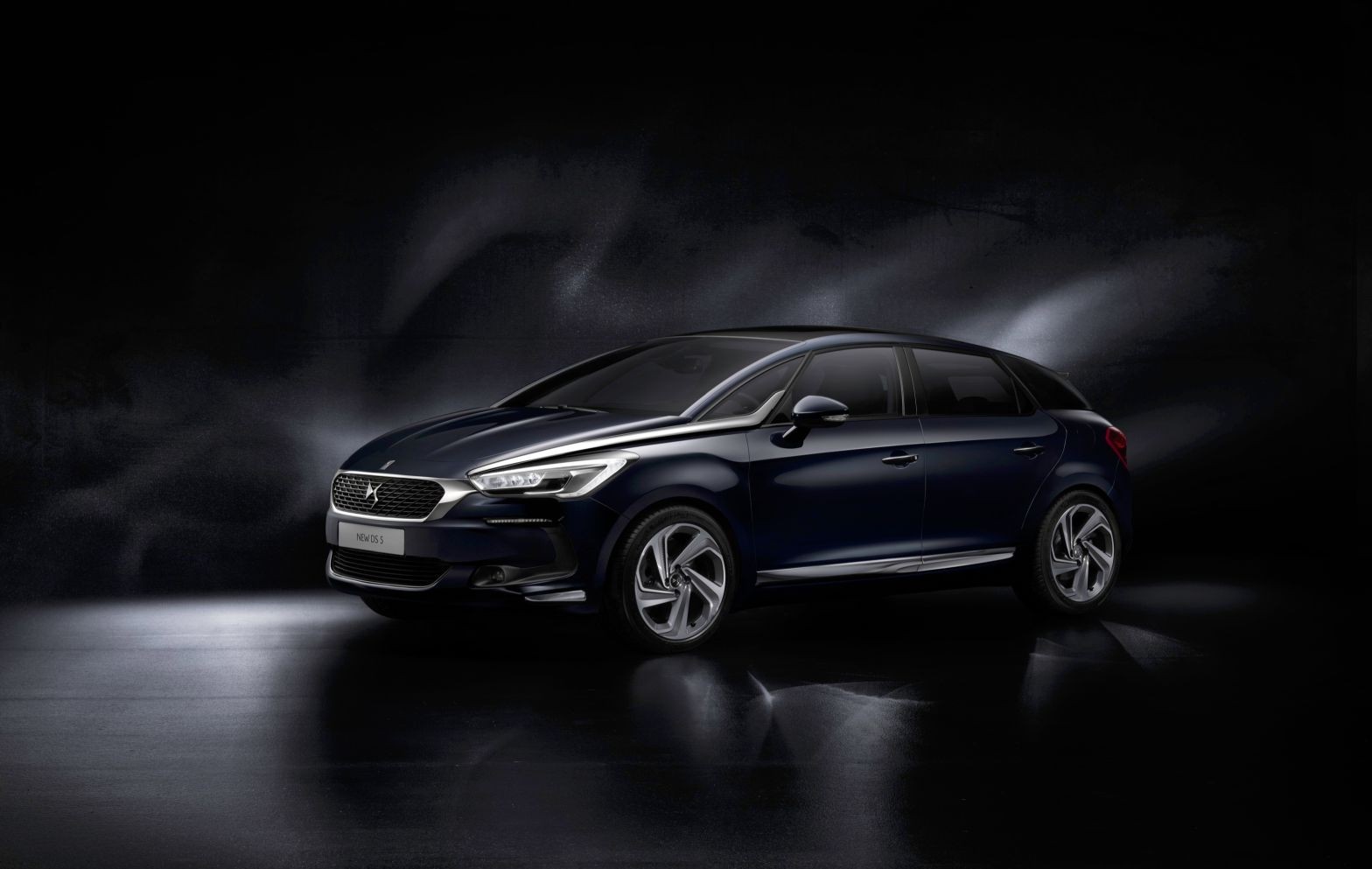 DS AUTOMOBILES DS 5