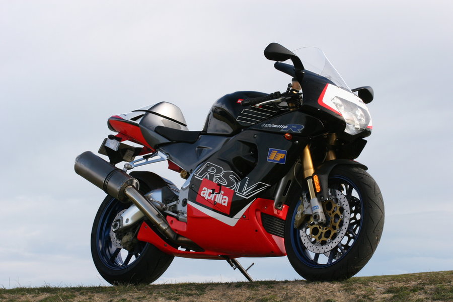 Aprilia APRILIA RSV - 1