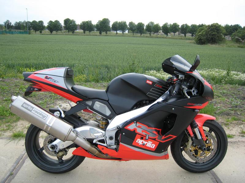 Aprilia APRILIA RSV - 1