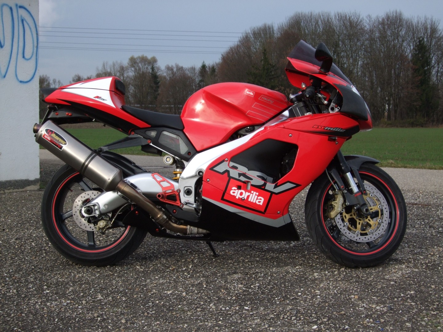 Aprilia APRILIA RSV - 1