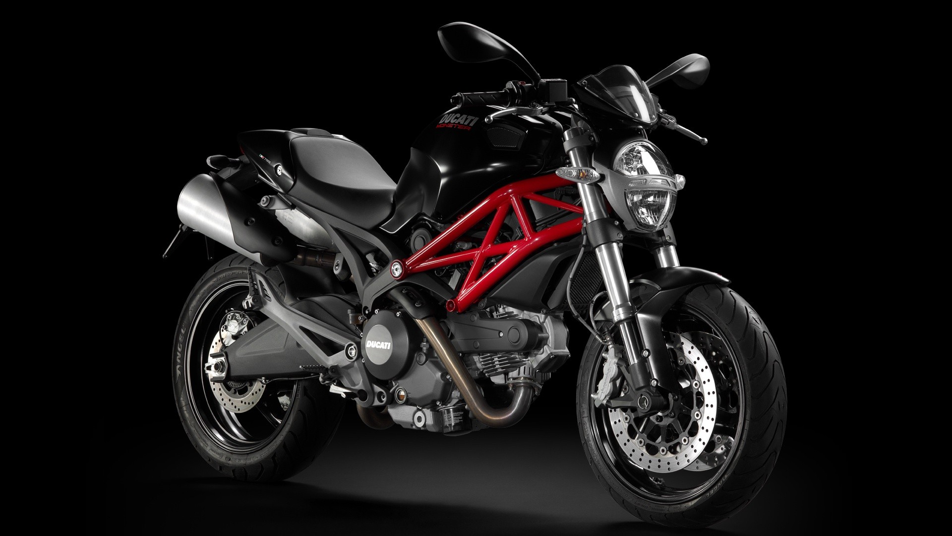DUCATI Monster