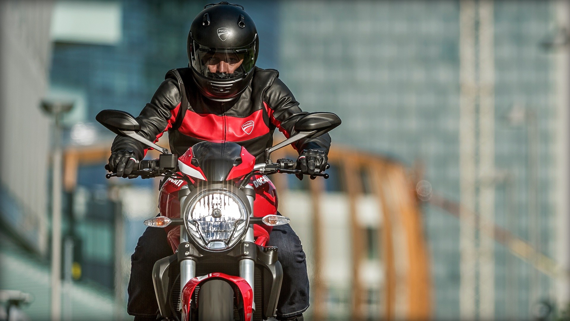 DUCATI Monster
