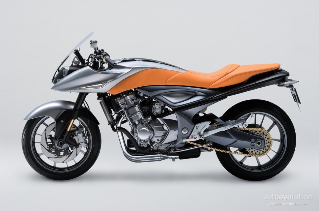 Suzuki Stratosphere - 1